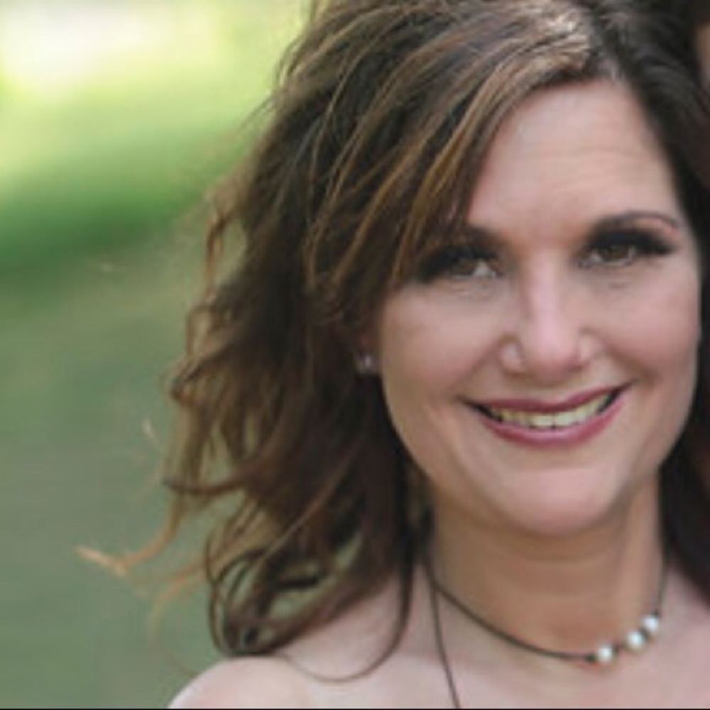 Meet your Posher, Angie